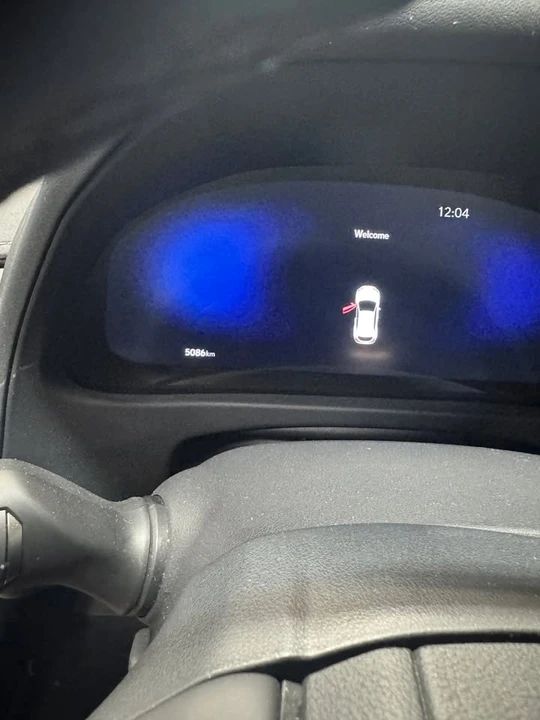 2025 Lexus NX - Image 5 of 10