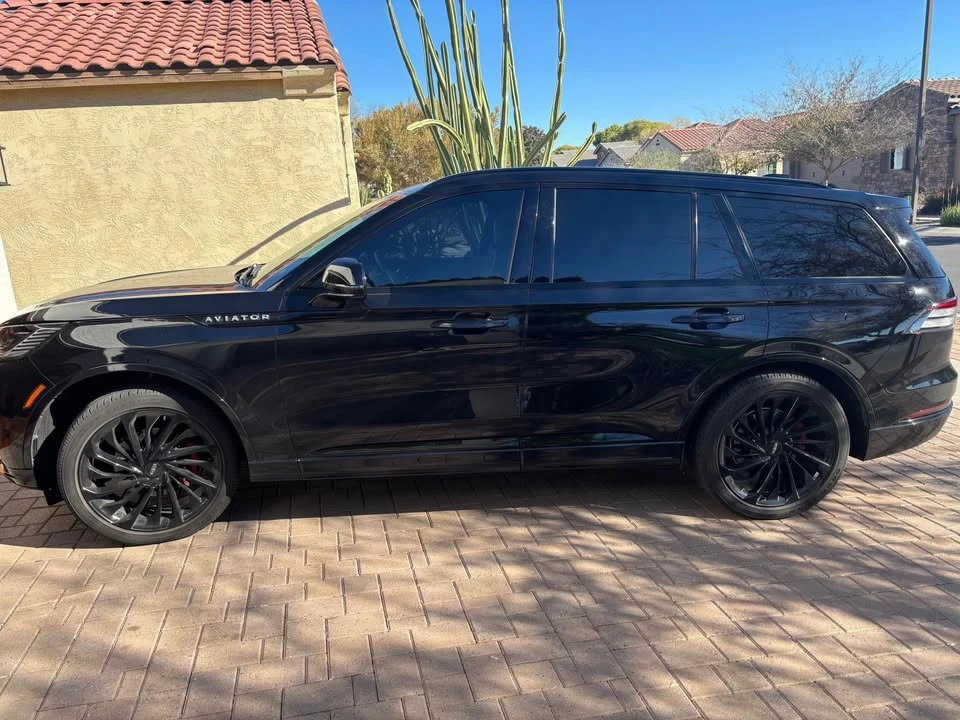 2025 Lincoln Aviator 2nd Gen - Image 2 of 10