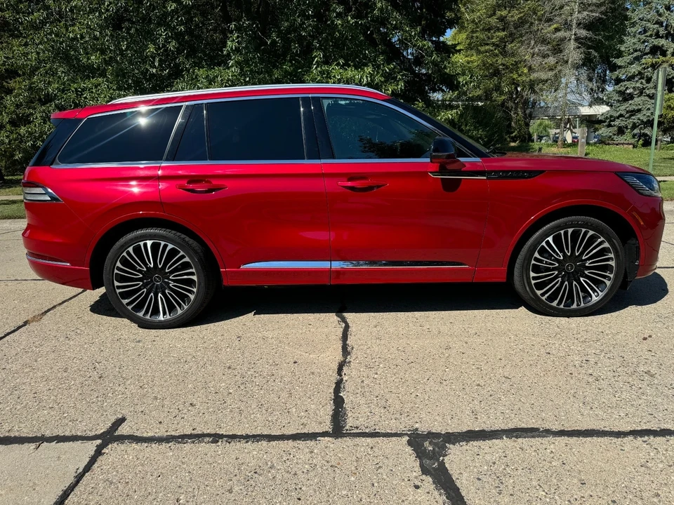 2025 Lincoln Aviator 2nd Gen - Image 3 of 21