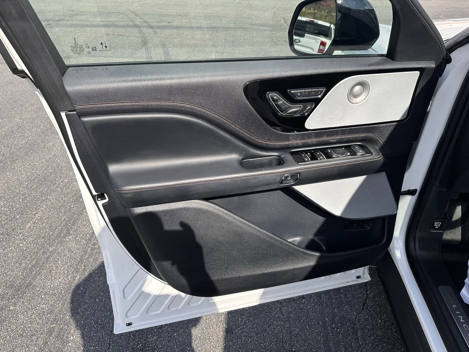 2025 Lincoln Aviator 2nd Gen - Image 9 of 21
