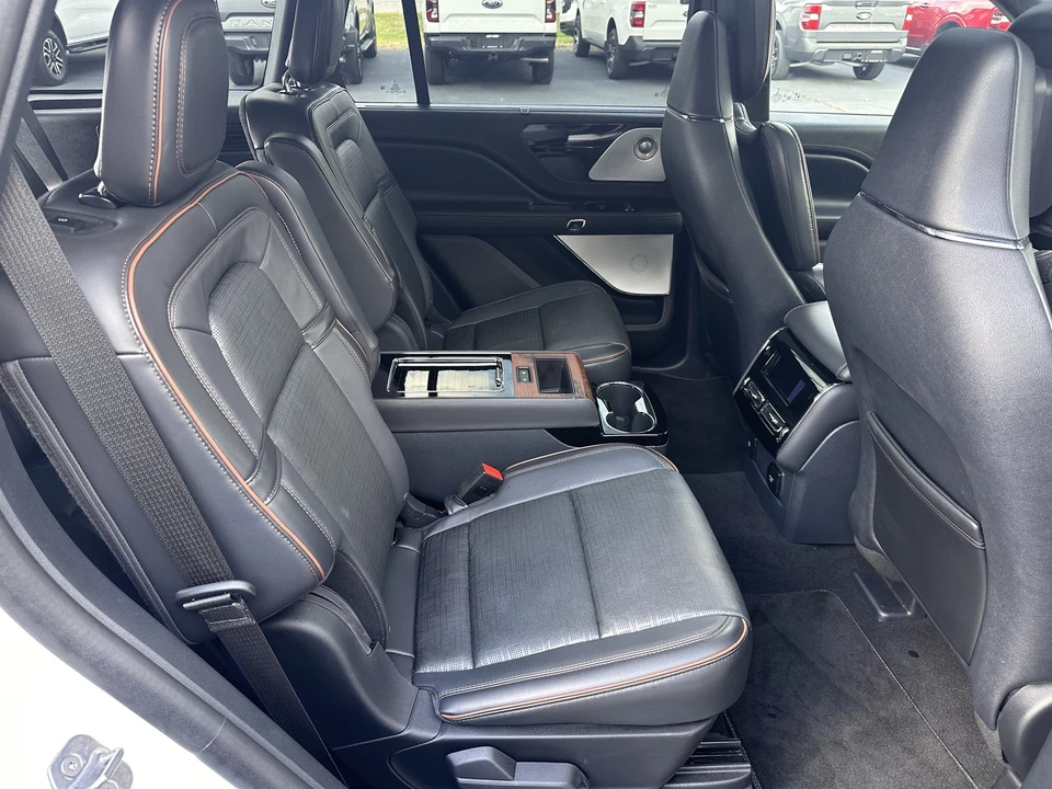 2025 Lincoln Aviator 2nd Gen - Image 16 of 21