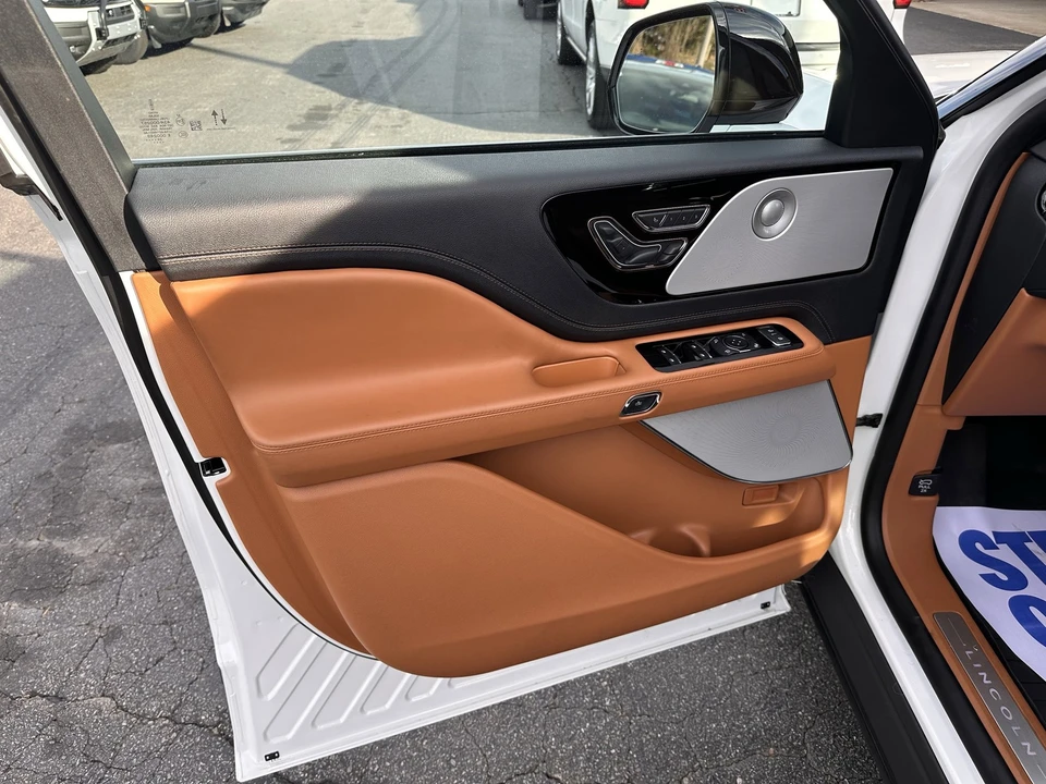 2025 Lincoln Aviator 2nd Gen - Image 9 of 12