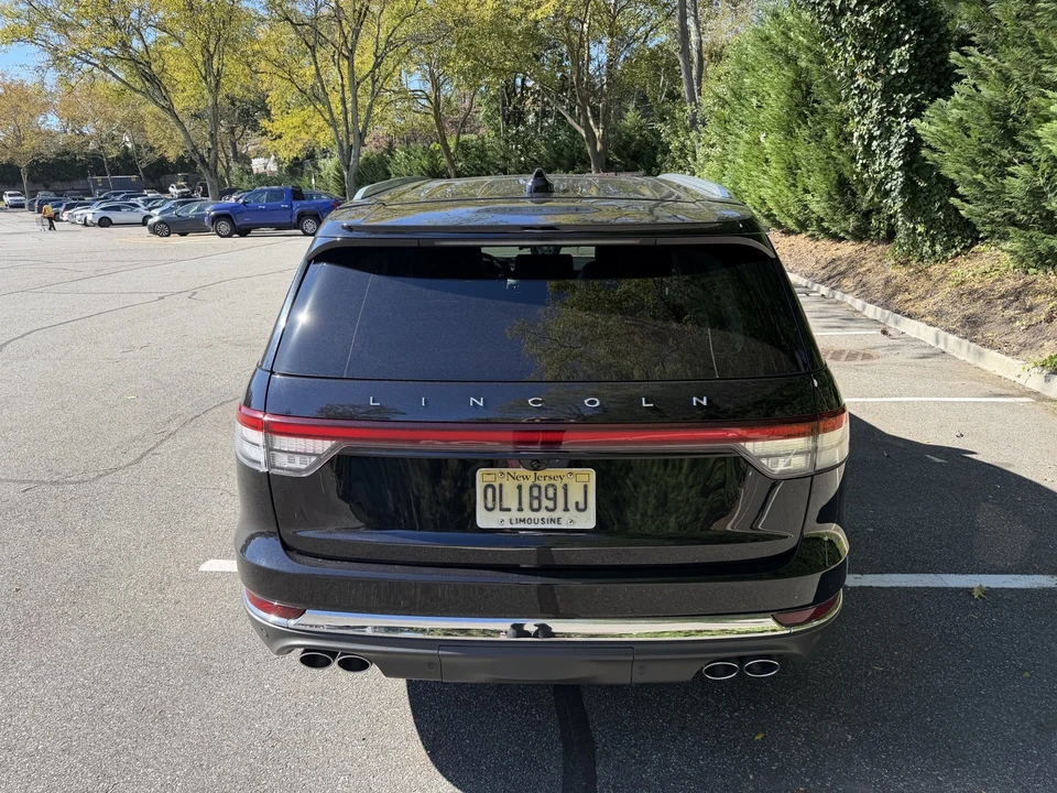 2025 Lincoln Aviator 2nd Gen - Image 2 of 8