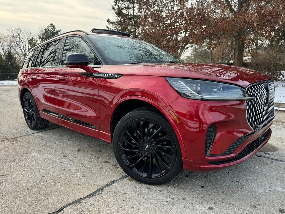 2025 Lincoln Aviator 2nd Gen - Image 2 of 21