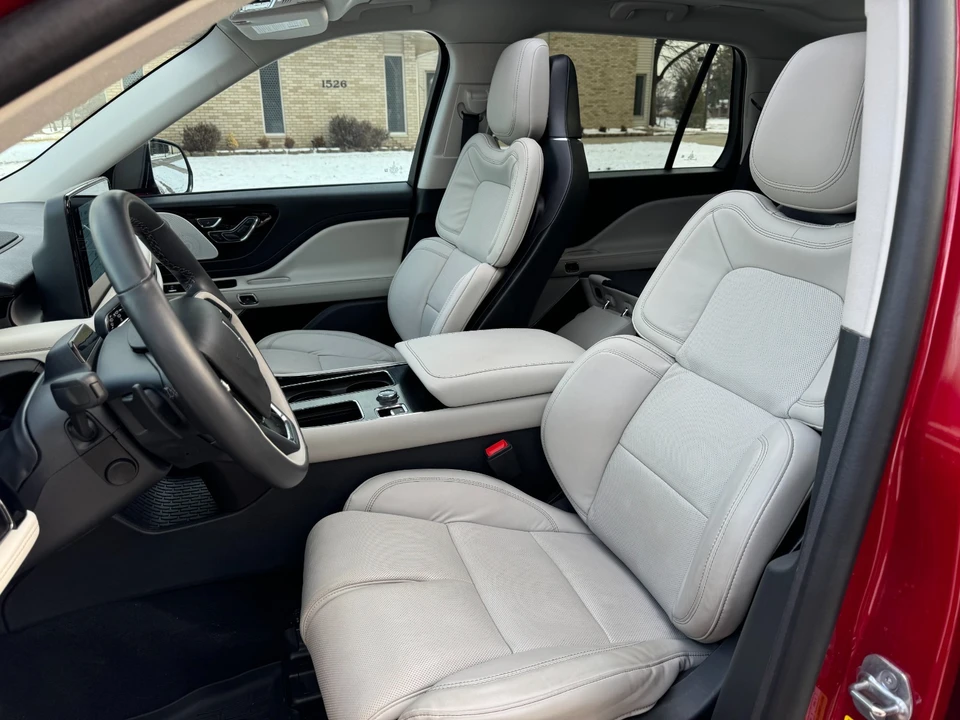 2025 Lincoln Aviator 2nd Gen - Image 18 of 21