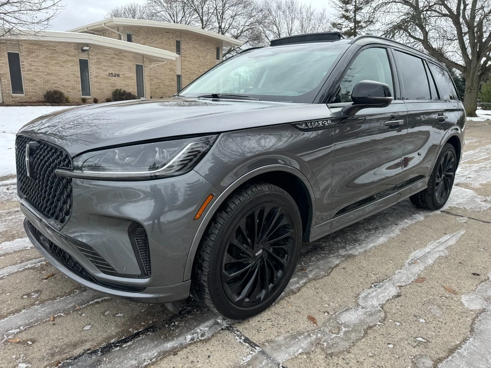 2025 Lincoln Aviator 2nd Gen - Image 8 of 21
