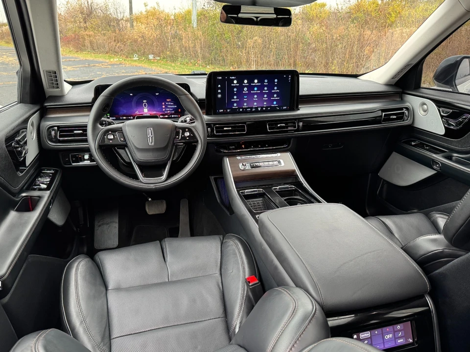 2025 Lincoln Aviator 2nd Gen - Image 14 of 21