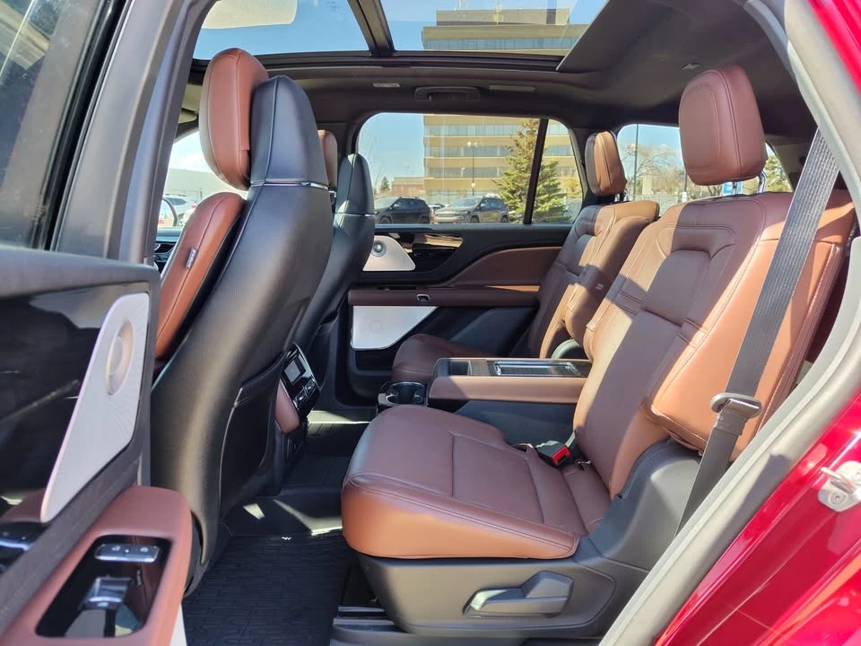2025 Lincoln Aviator 2nd Gen - Image 9 of 16