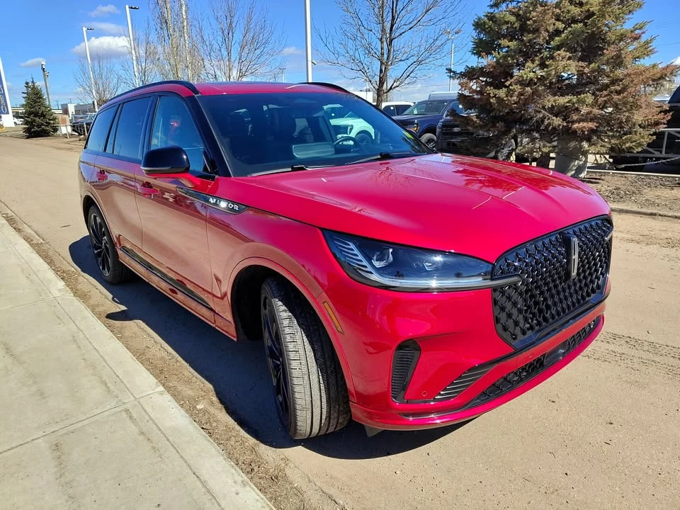 2025 Lincoln Aviator 2nd Gen - Image 3 of 16