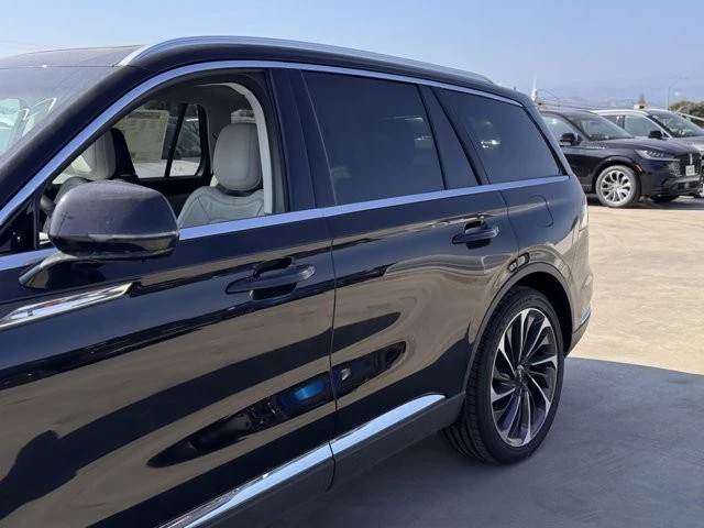 2025 Lincoln Aviator 2nd Gen - Image 9 of 12