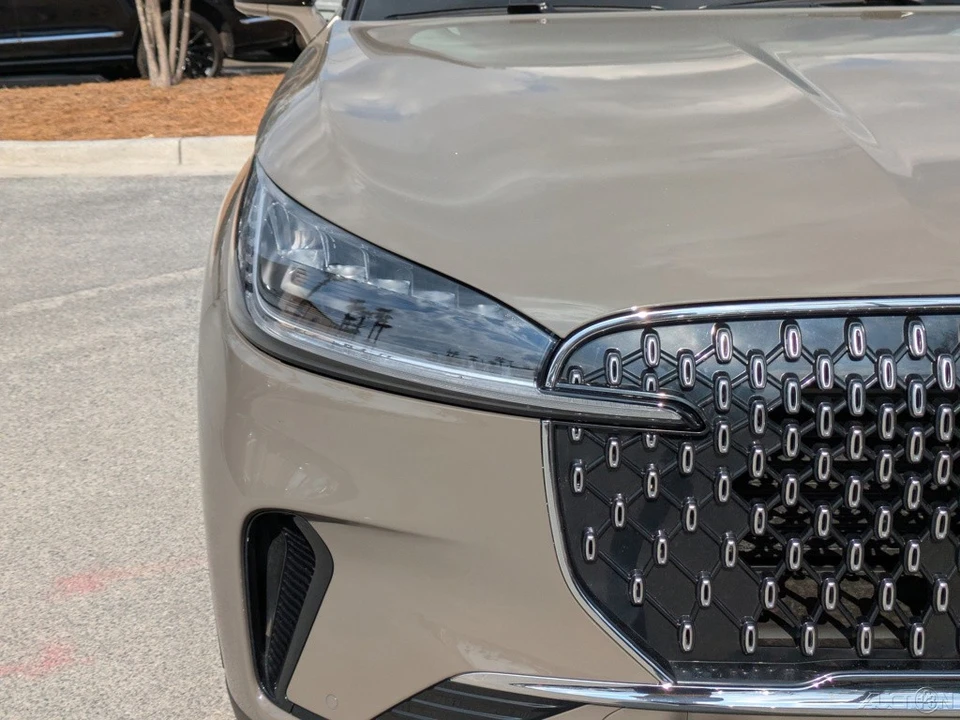 2025 Lincoln Aviator 2nd Gen - Image 10 of 21