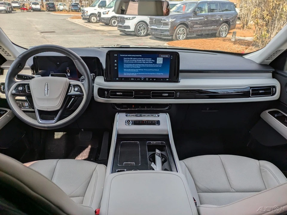 2025 Lincoln Aviator 2nd Gen - Image 16 of 21