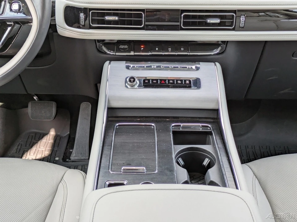 2025 Lincoln Aviator 2nd Gen - Image 20 of 21