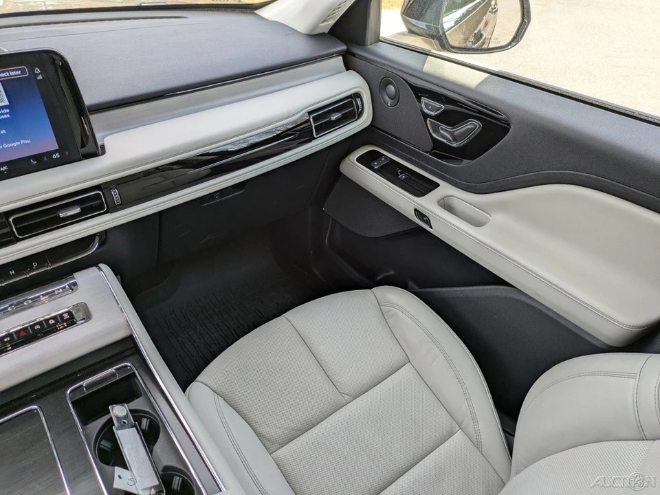 2025 Lincoln Aviator 2nd Gen - Image 18 of 21