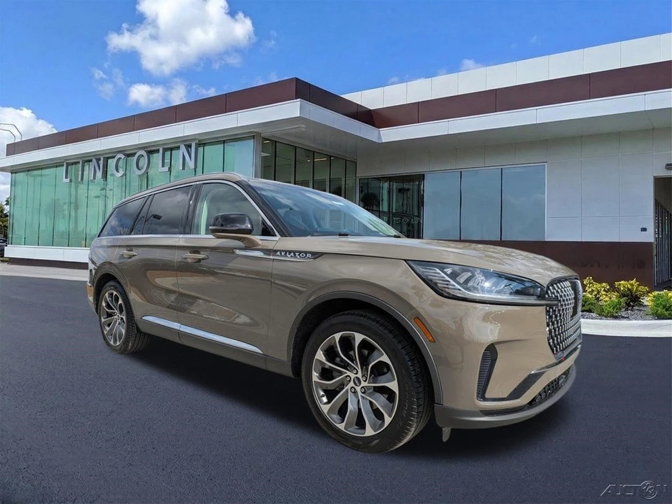 2025 Lincoln Aviator 2nd Gen - Image 2 of 21