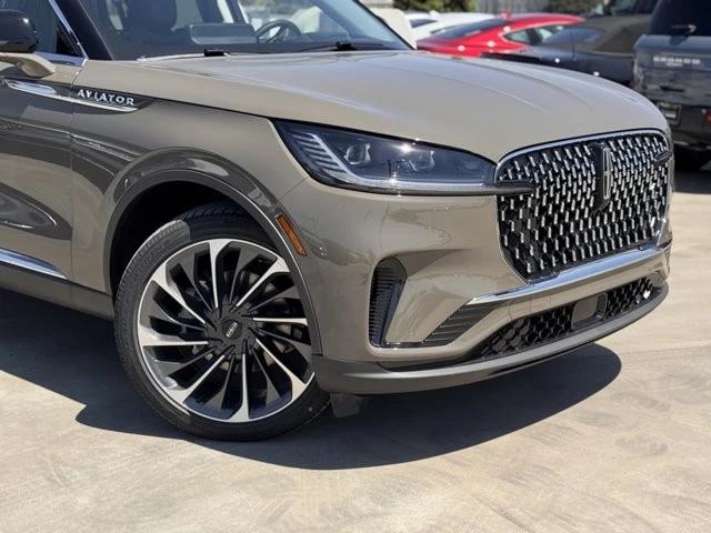 2025 Lincoln Aviator 2nd Gen - Image 3 of 12