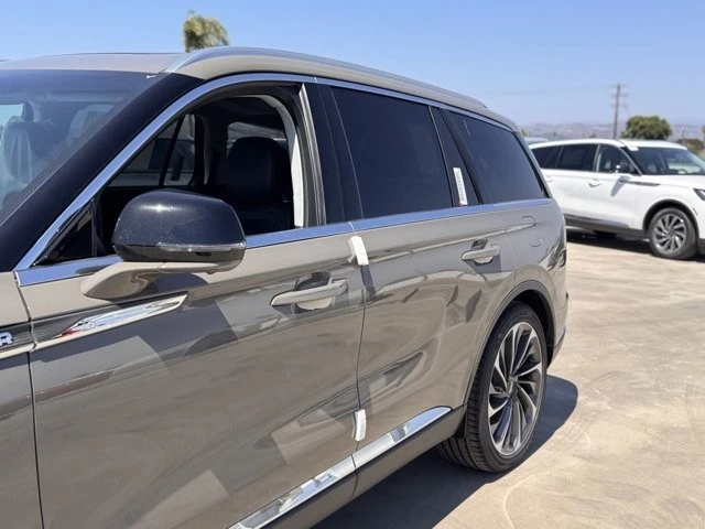 2025 Lincoln Aviator 2nd Gen - Image 9 of 12