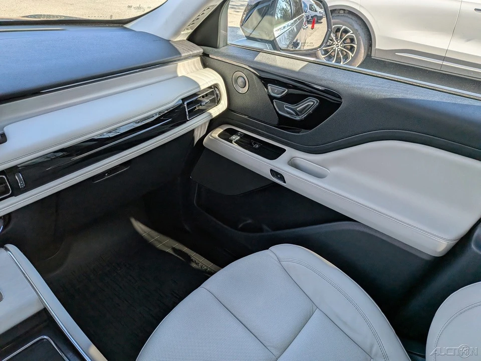 2025 Lincoln Aviator 2nd Gen - Image 17 of 21