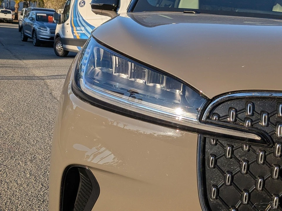 2025 Lincoln Aviator 2nd Gen - Image 11 of 21