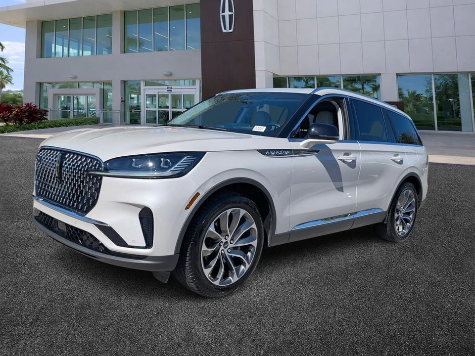 2025 Lincoln Aviator 2nd Gen - Image 3 of 12