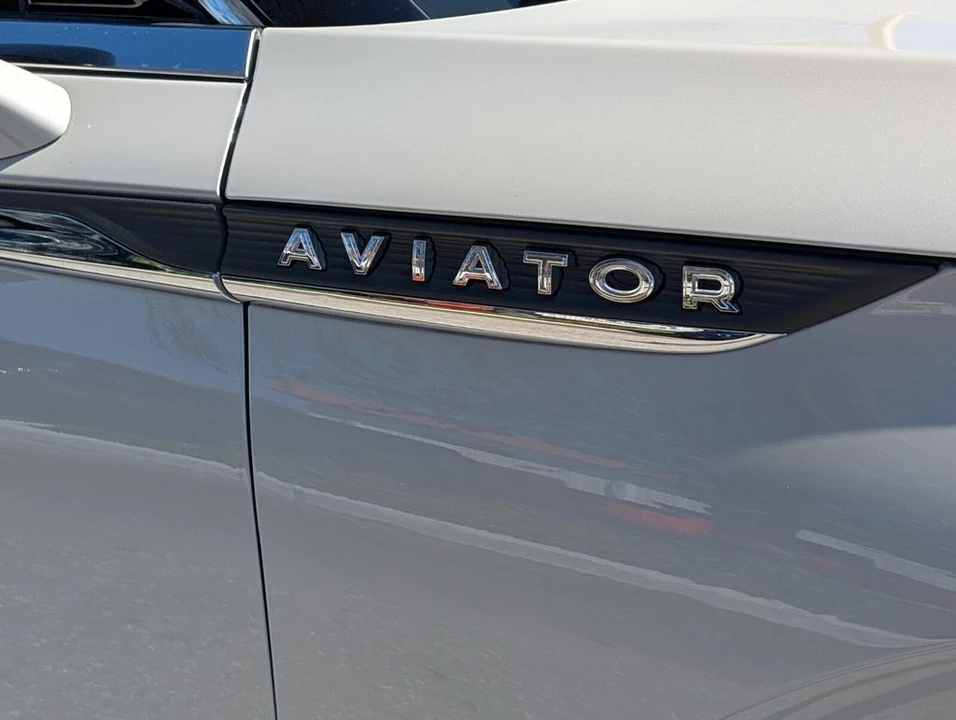2025 Lincoln Aviator 2nd Gen - Image 10 of 12