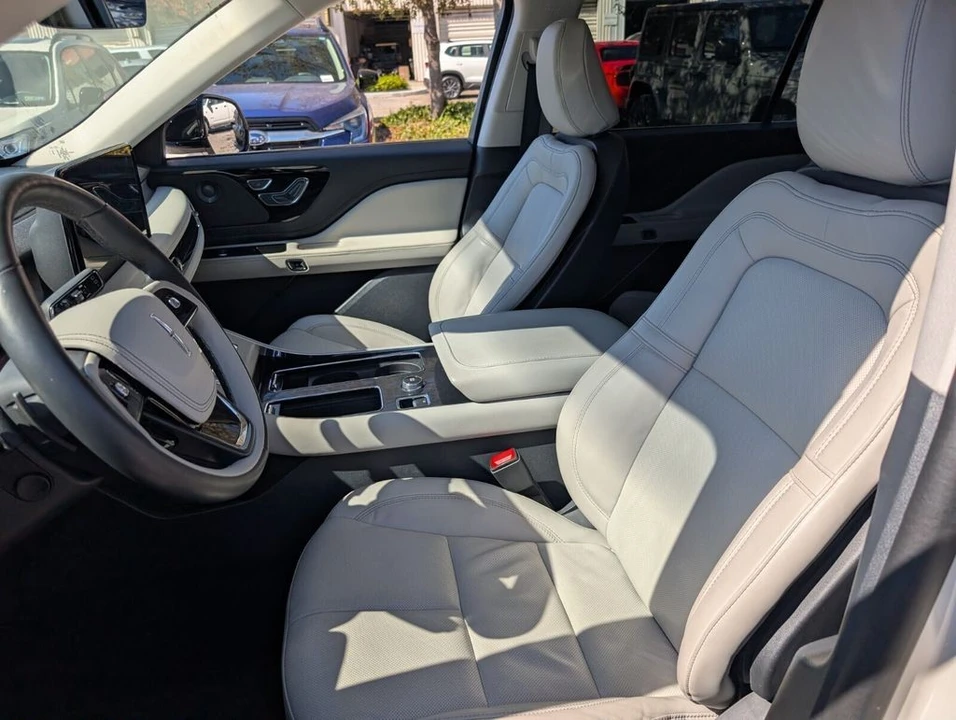 2025 Lincoln Aviator 2nd Gen - Image 11 of 12