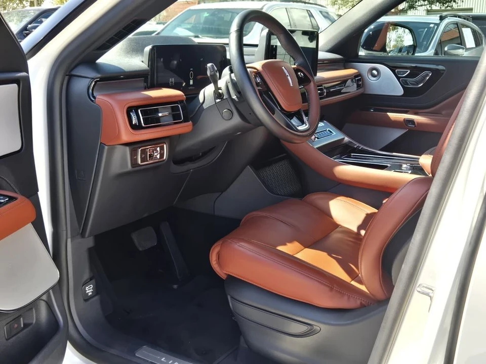 2025 Lincoln Aviator 2nd Gen - Image 12 of 12