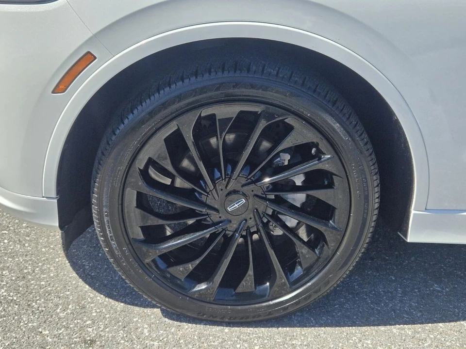 2025 Lincoln Aviator 2nd Gen - Image 10 of 12