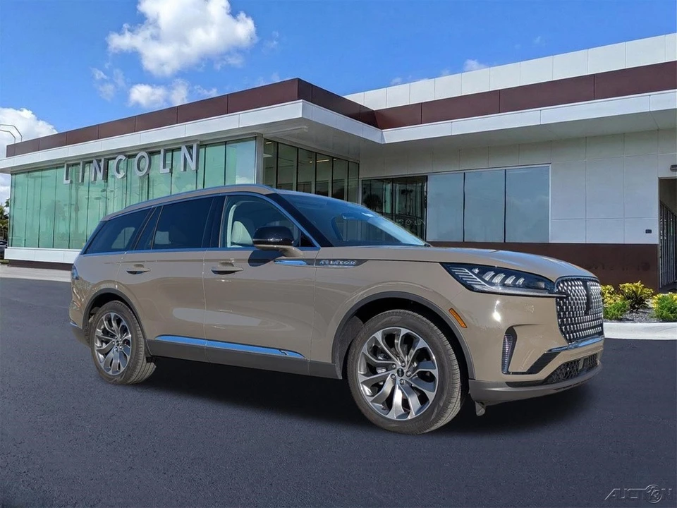 2025 Lincoln Aviator 2nd Gen - Image 2 of 21