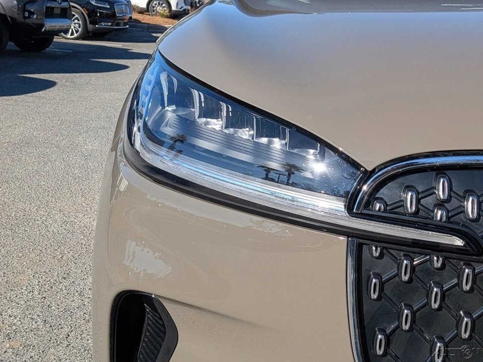 2025 Lincoln Aviator 2nd Gen - Image 11 of 21