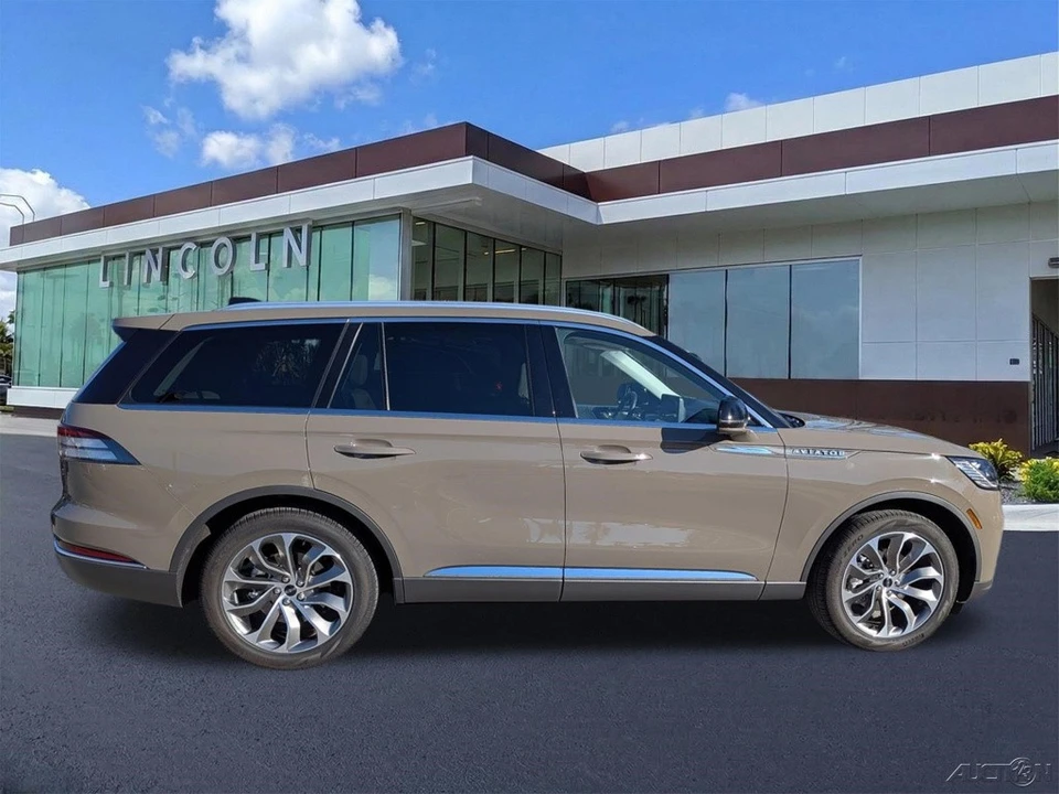 2025 Lincoln Aviator 2nd Gen - Image 3 of 21