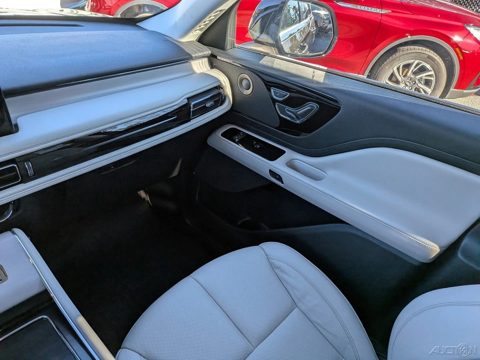 2025 Lincoln Aviator 2nd Gen - Image 20 of 21