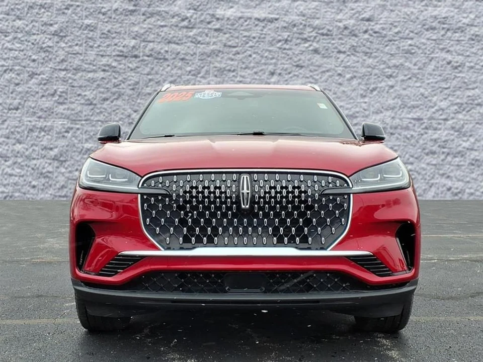 2025 Lincoln Aviator 2nd Gen - Image 2 of 21