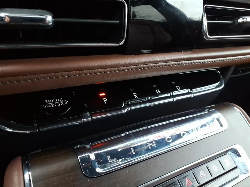 2025 Lincoln Aviator 2nd Gen - Image 12 of 21