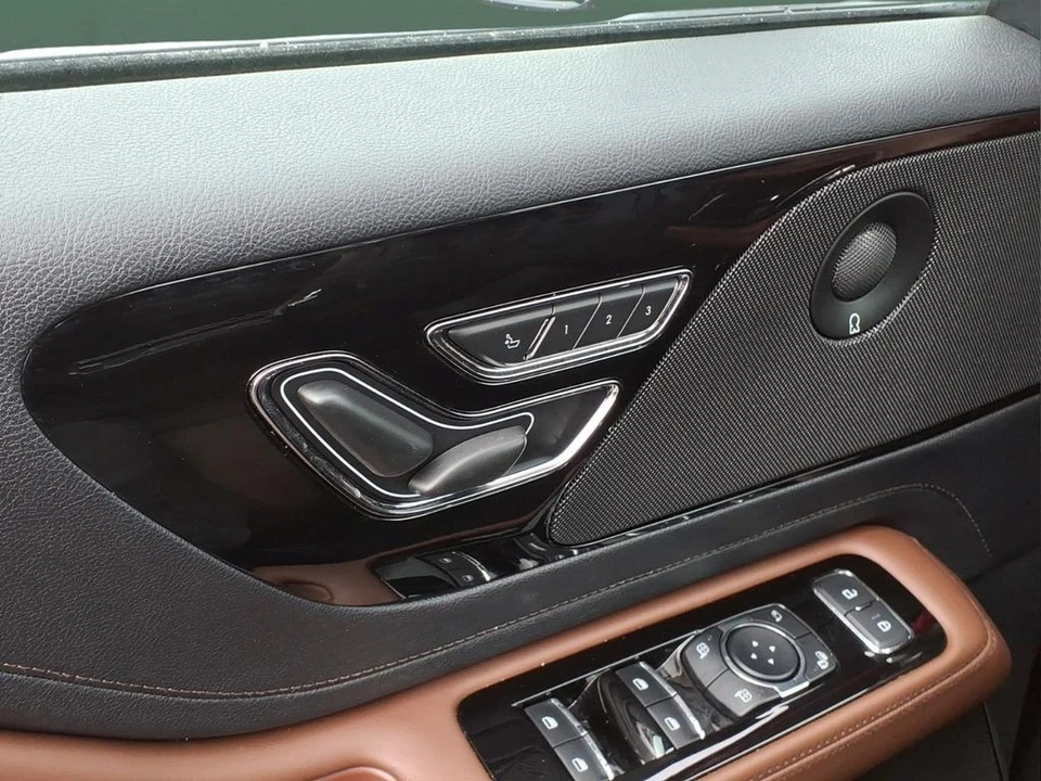 2025 Lincoln Aviator 2nd Gen - Image 16 of 30