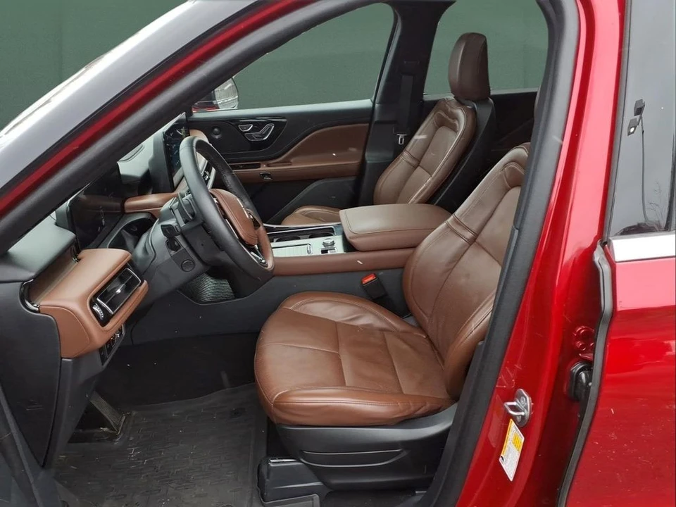 2025 Lincoln Aviator 2nd Gen - Image 25 of 30