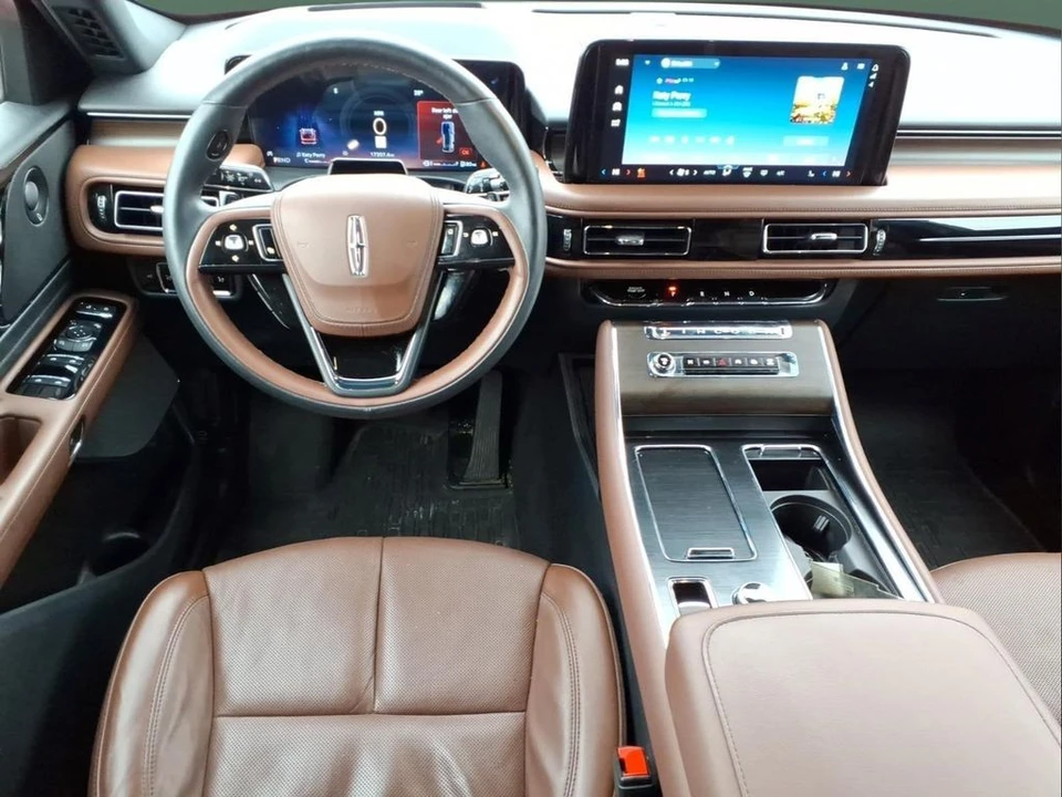 2025 Lincoln Aviator 2nd Gen - Image 9 of 30