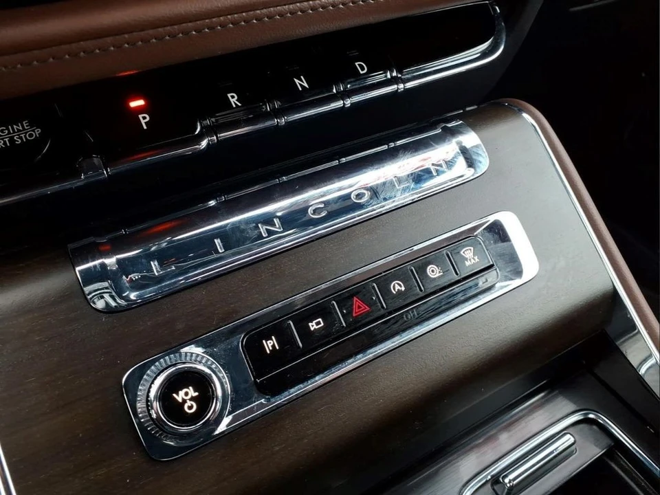 2025 Lincoln Aviator 2nd Gen - Image 13 of 30
