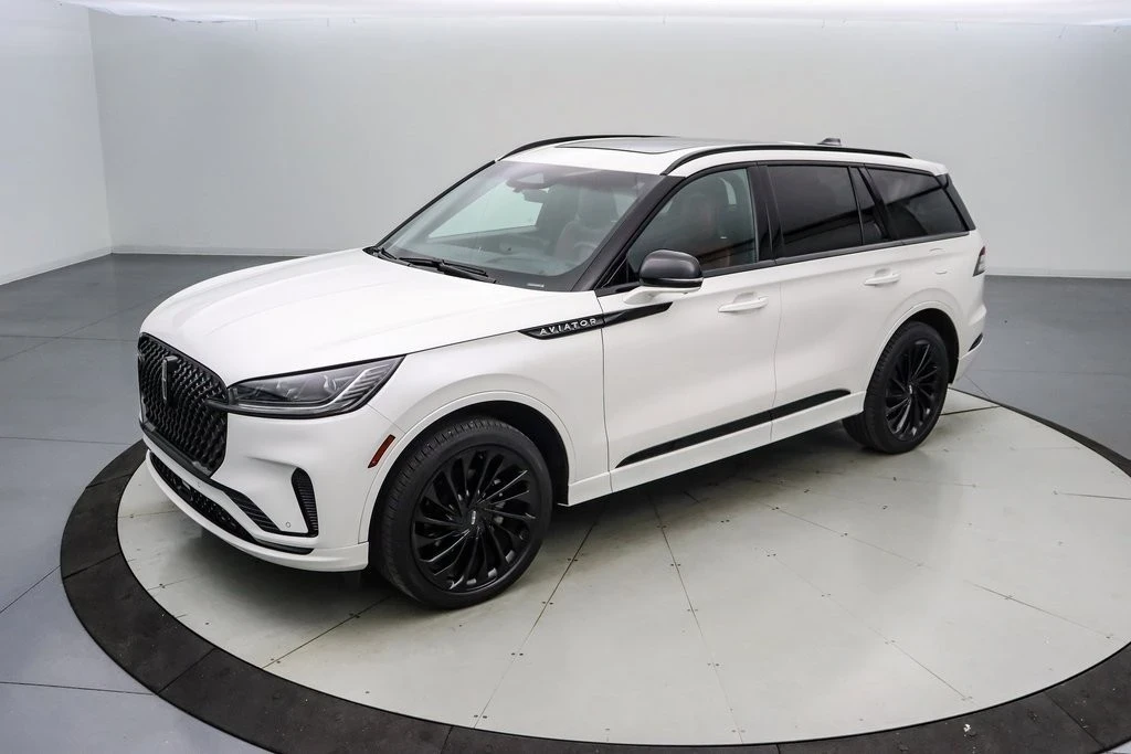 2025 Lincoln Aviator 2nd Gen - Image 9 of 21