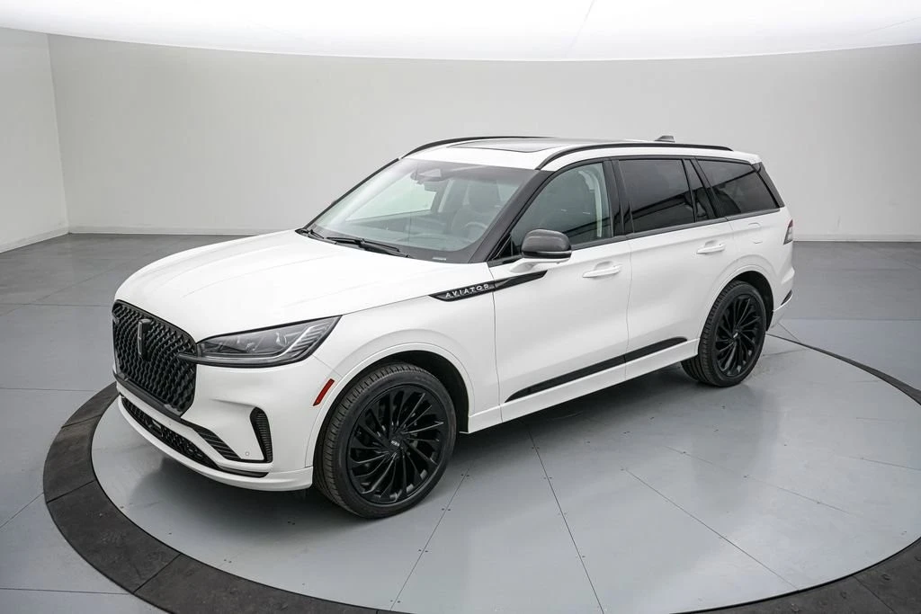 2025 Lincoln Aviator 2nd Gen - Image 9 of 21