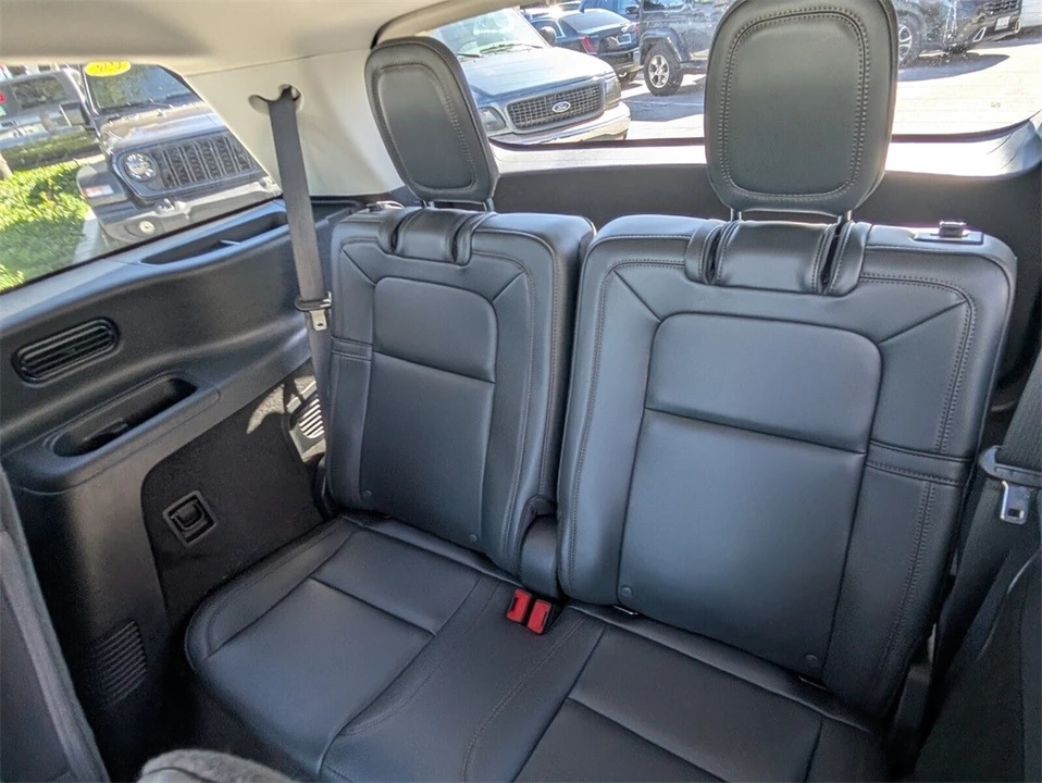2025 Lincoln Aviator 2nd Gen - Image 16 of 21