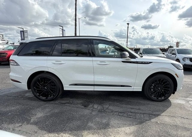 2025 Lincoln Aviator 2nd Gen - Image 10 of 12
