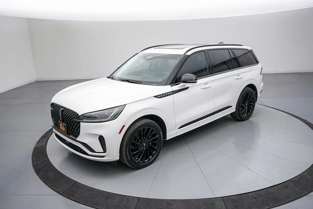 2025 Lincoln Aviator 2nd Gen - Image 9 of 21