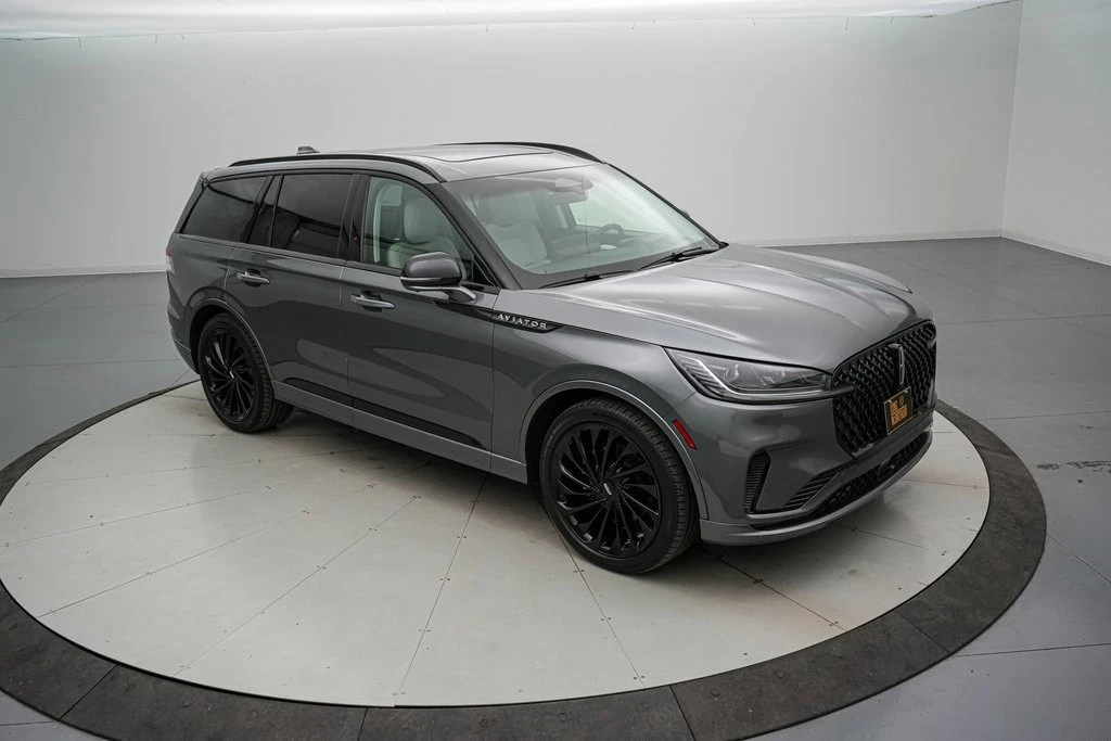 2025 Lincoln Aviator 2nd Gen - Image 2 of 21