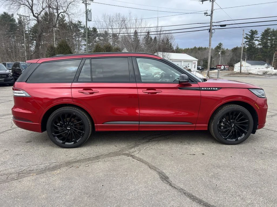 2025 Lincoln Aviator 2nd Gen - Image 2 of 12