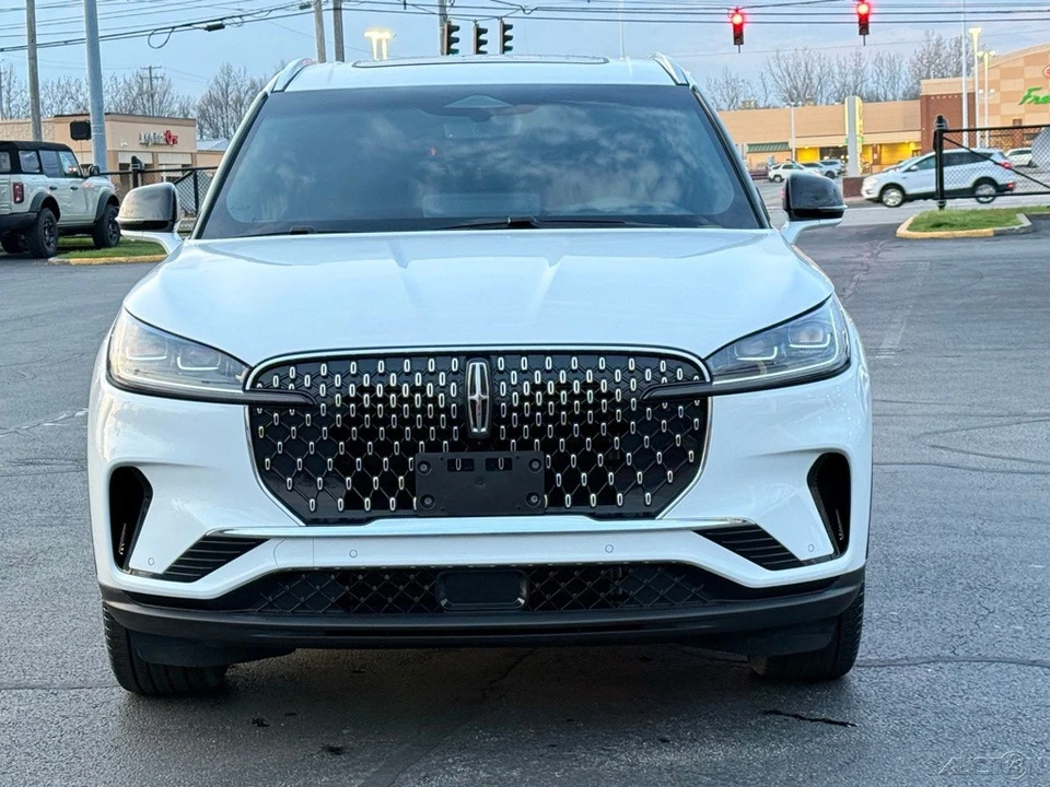 2025 Lincoln Aviator 2nd Gen - Image 8 of 12