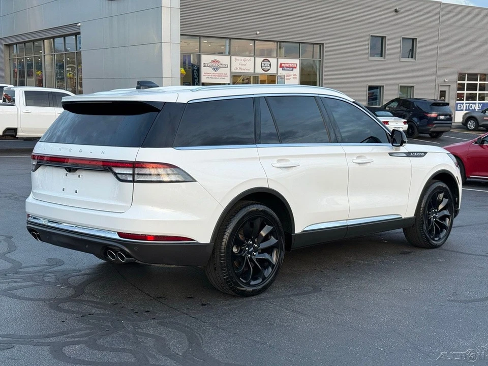 2025 Lincoln Aviator 2nd Gen - Image 3 of 12