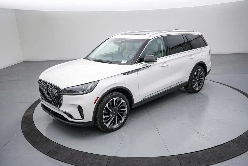 2025 Lincoln Aviator 2nd Gen - Image 9 of 21