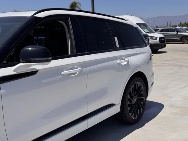 2025 Lincoln Aviator 2nd Gen - Image 9 of 12