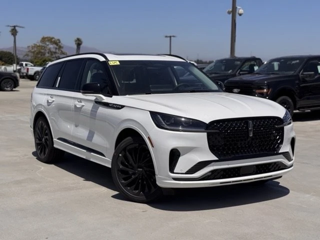 2025 Lincoln Aviator 2nd Gen - Image 2 of 12